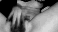 nice body girl fingering her pussy on webcam